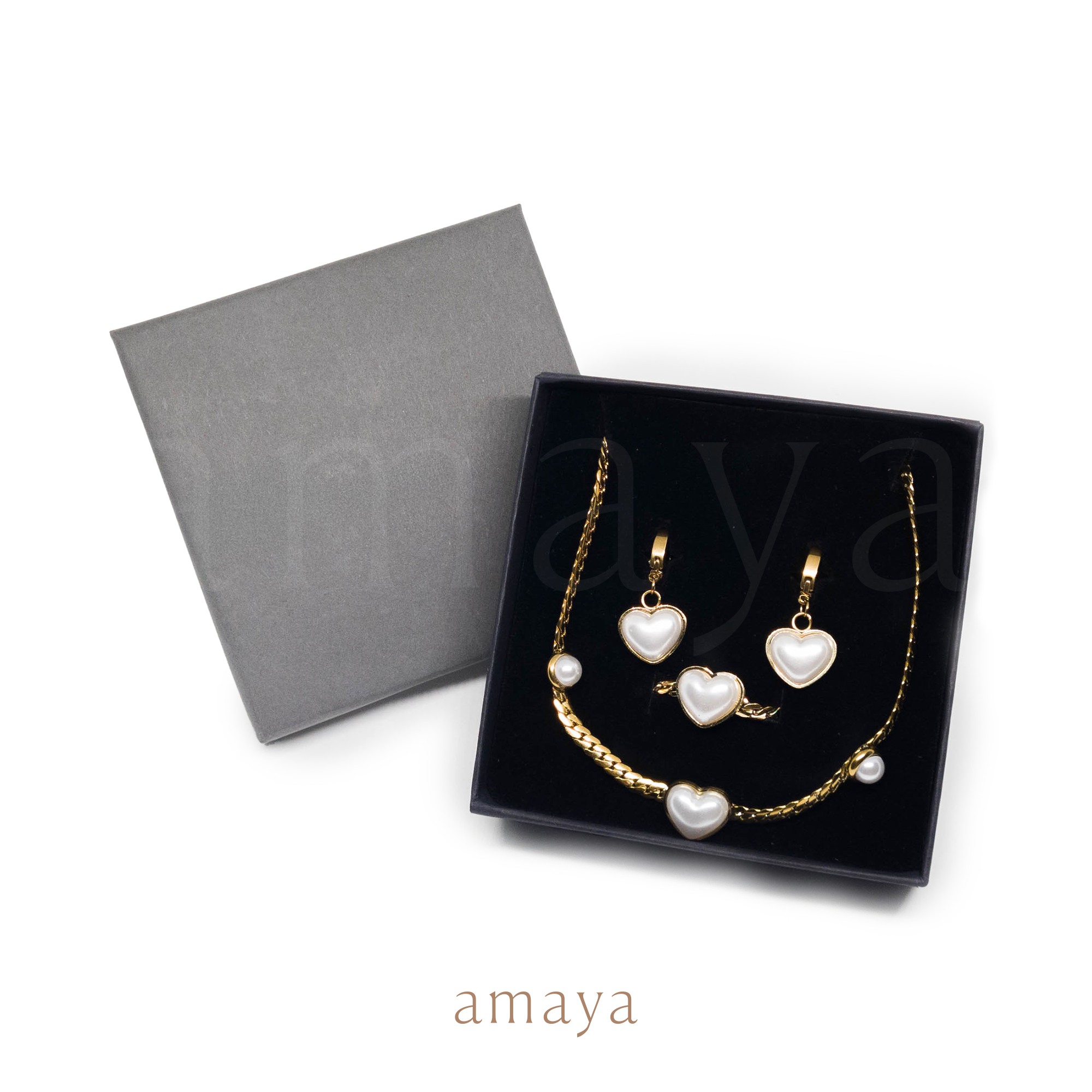 Set de Joyería en Acero Inoxidable con Nácar y Dijes de Corazón